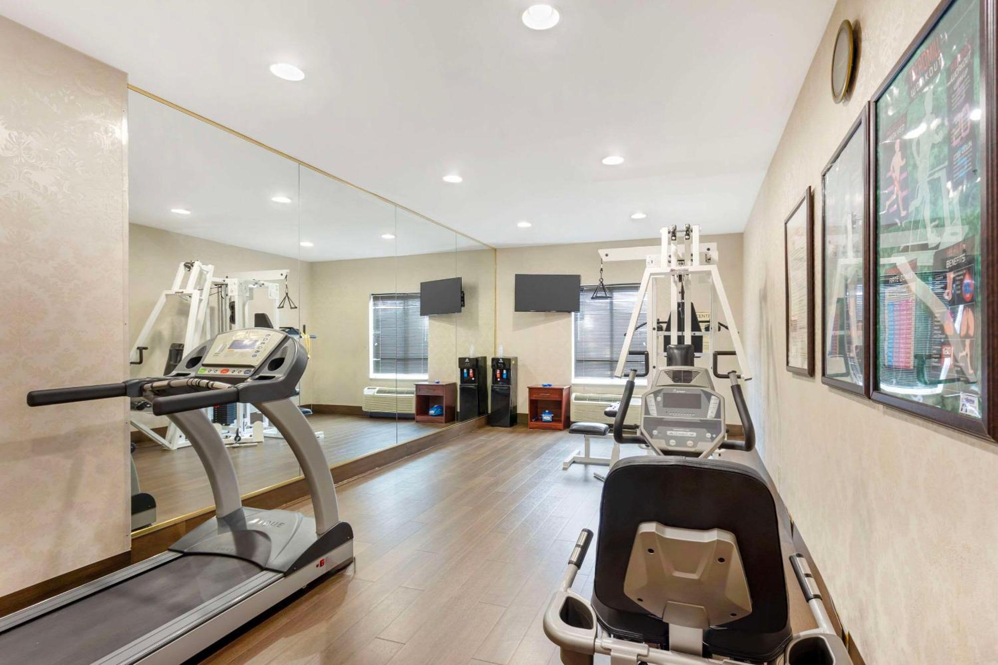Comfort Inn & Suites Carneys Point Bagian luar foto