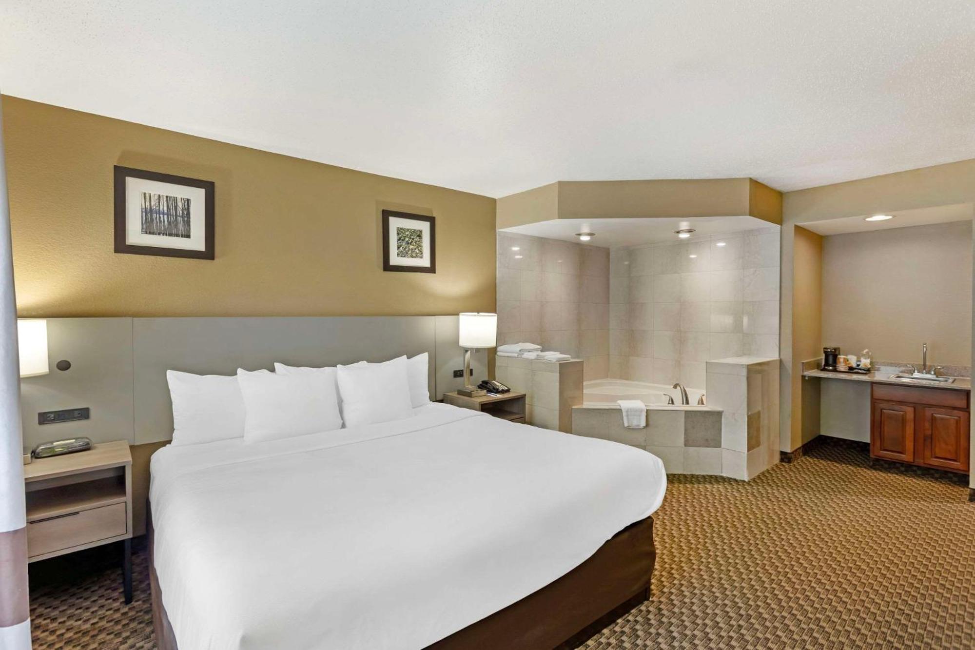 Comfort Inn & Suites Carneys Point Bagian luar foto