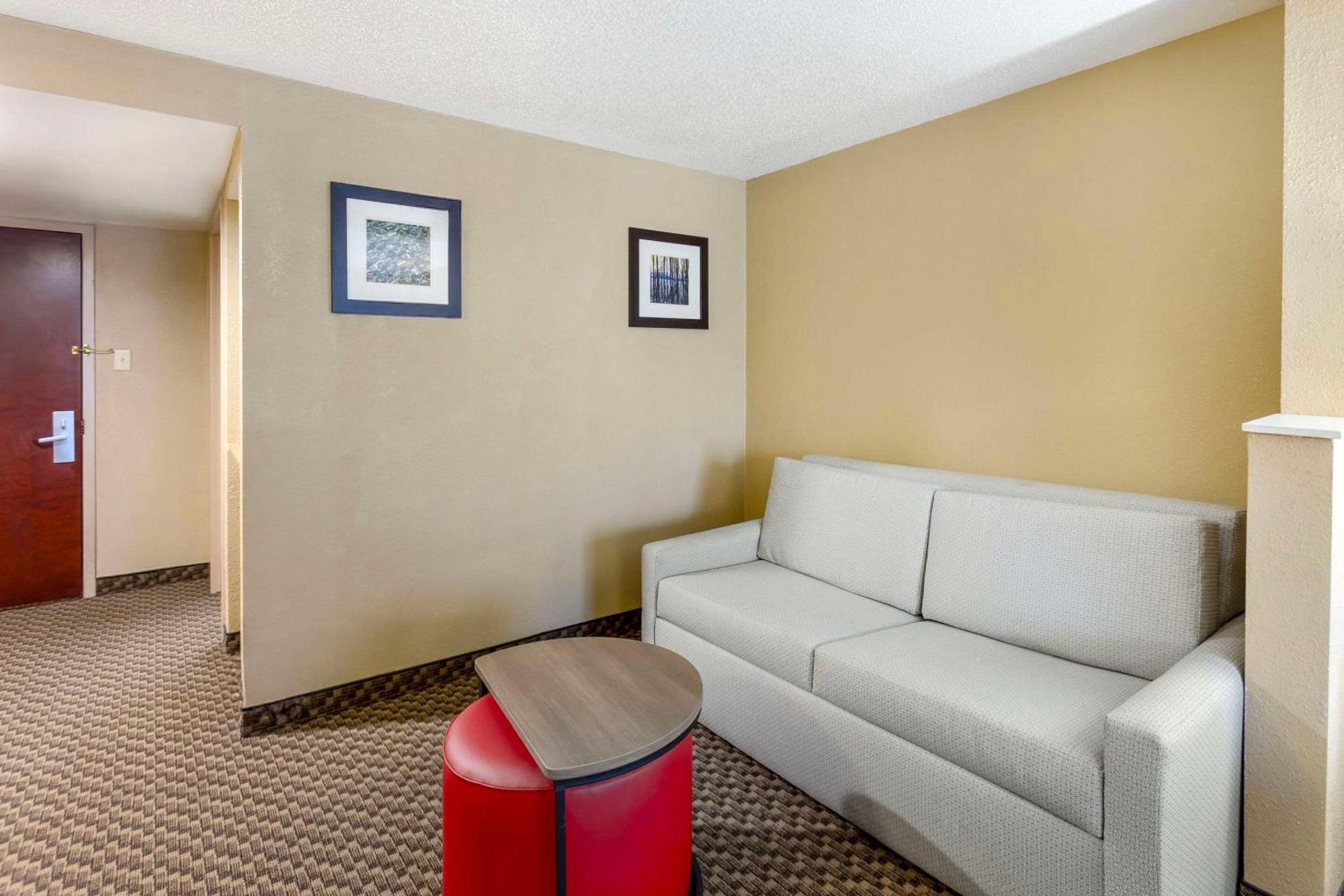 Comfort Inn & Suites Carneys Point Bagian luar foto