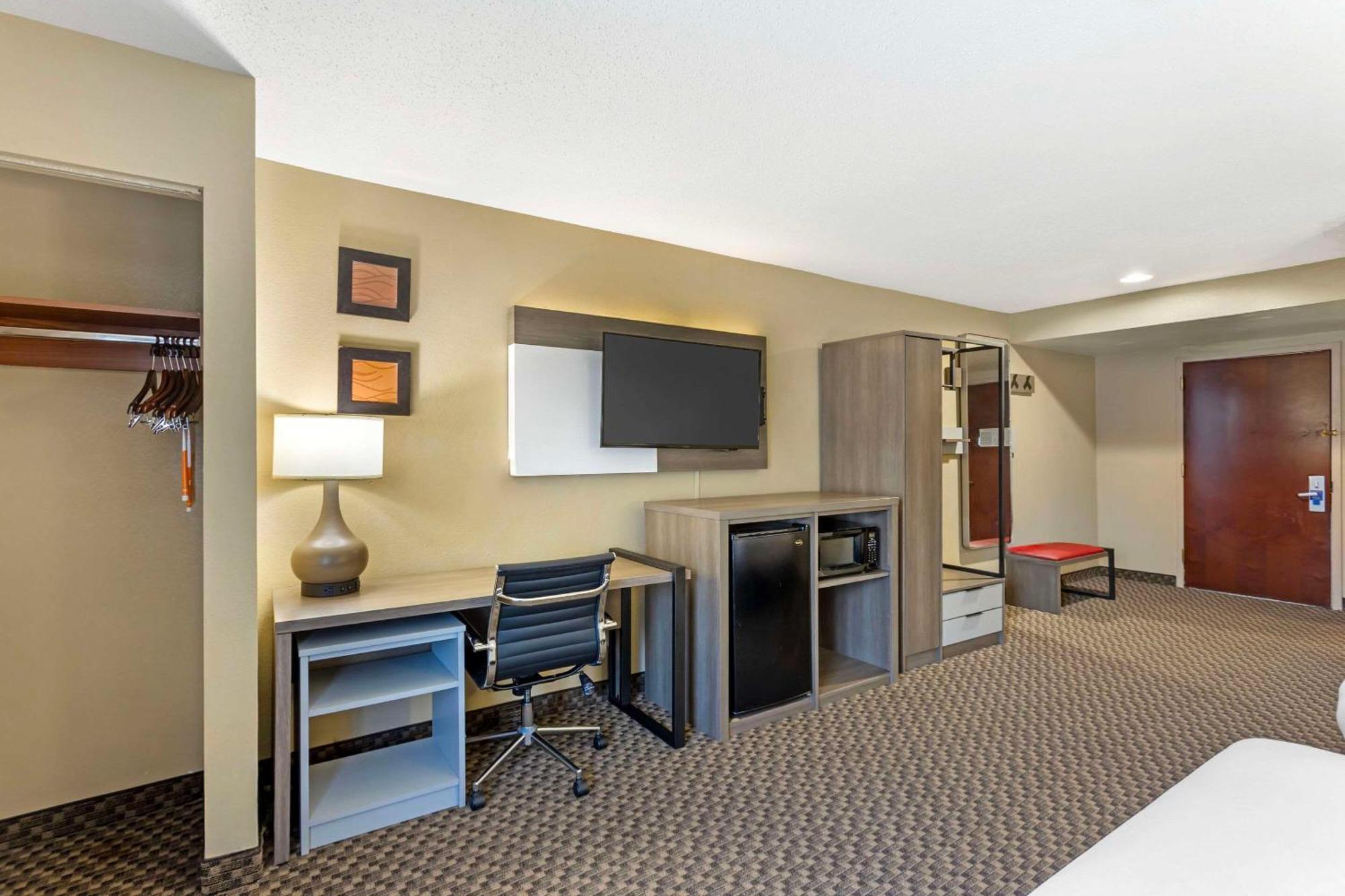 Comfort Inn & Suites Carneys Point Bagian luar foto