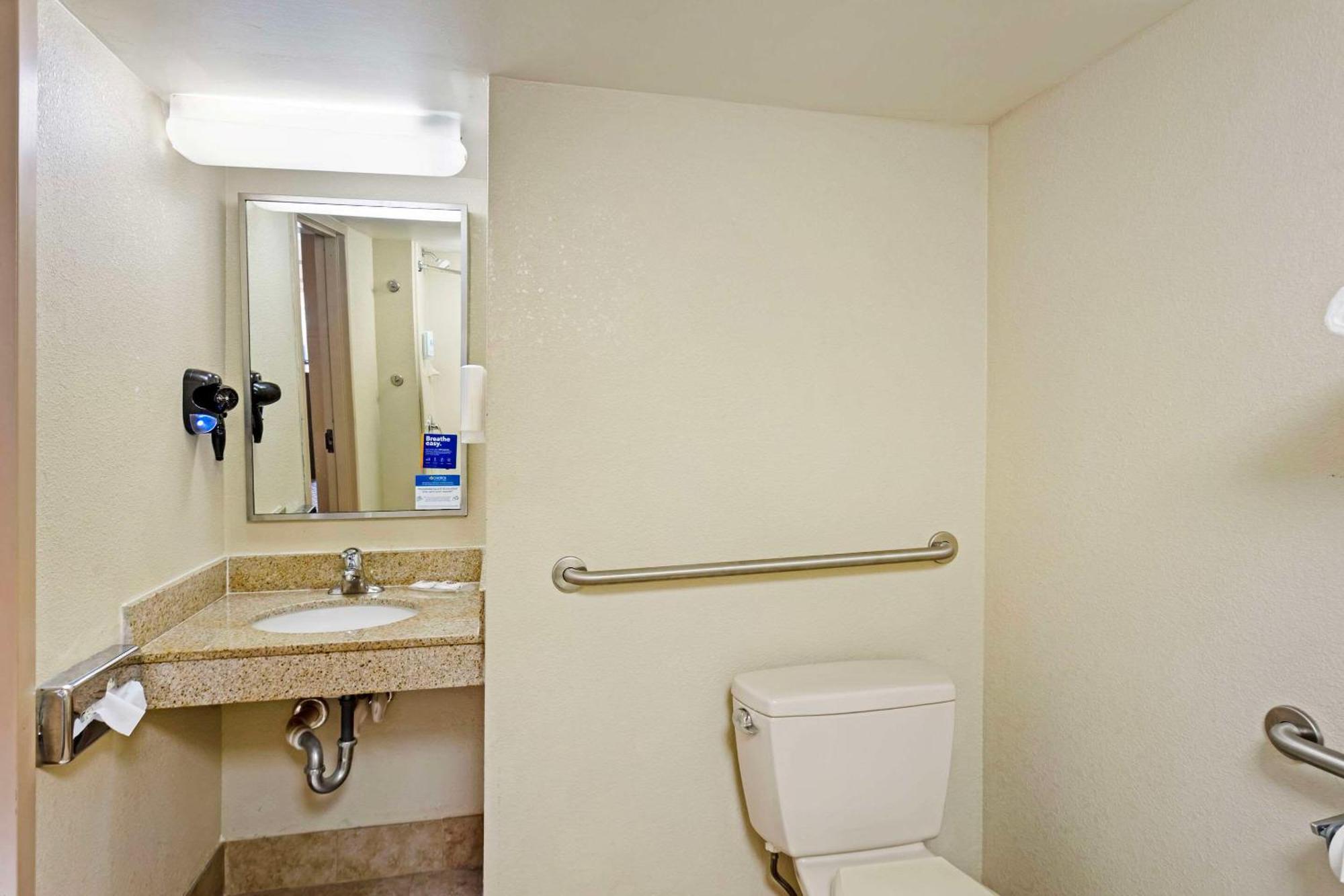 Comfort Inn & Suites Carneys Point Bagian luar foto